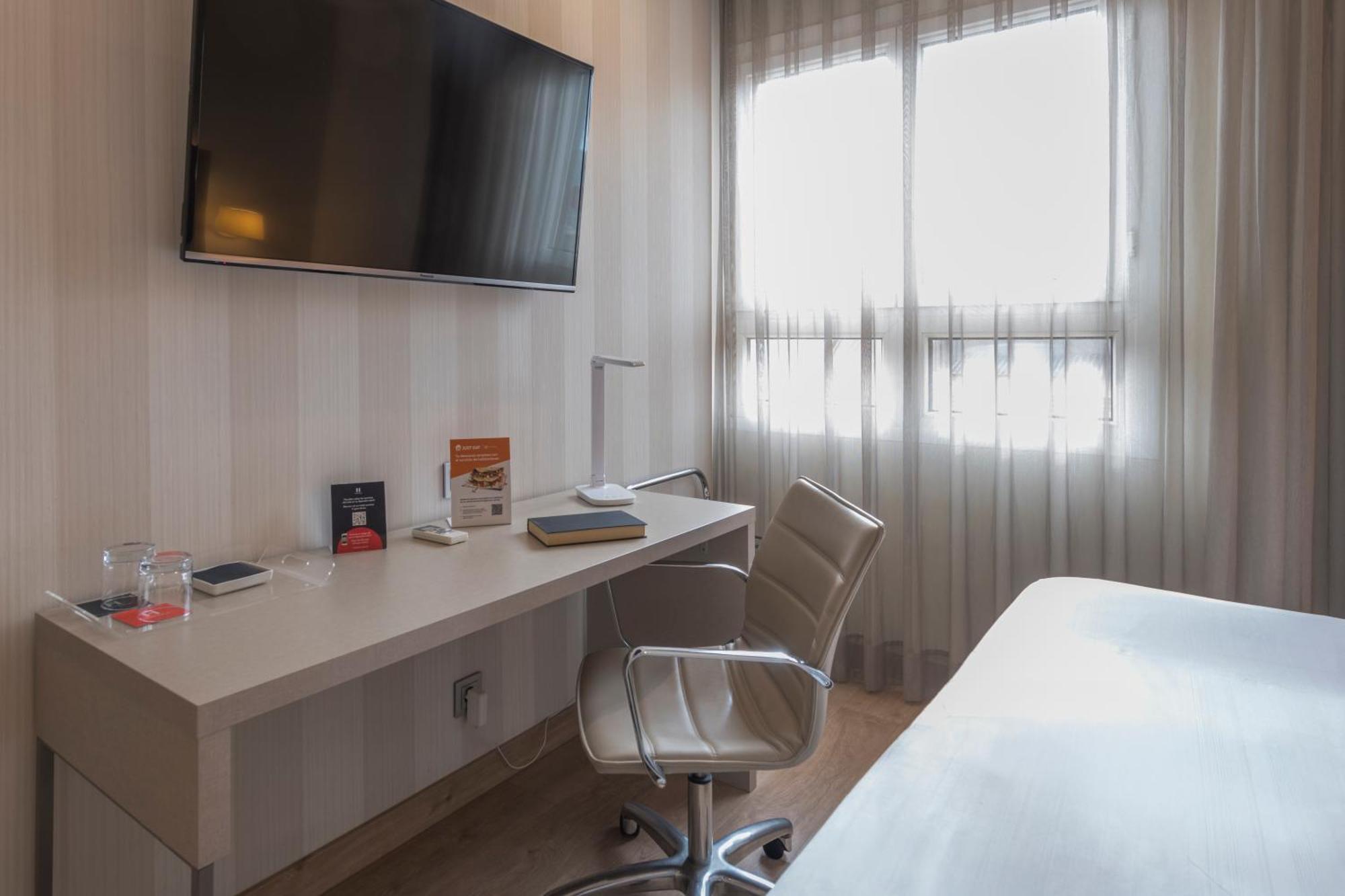 Hesperia Centro Hotel