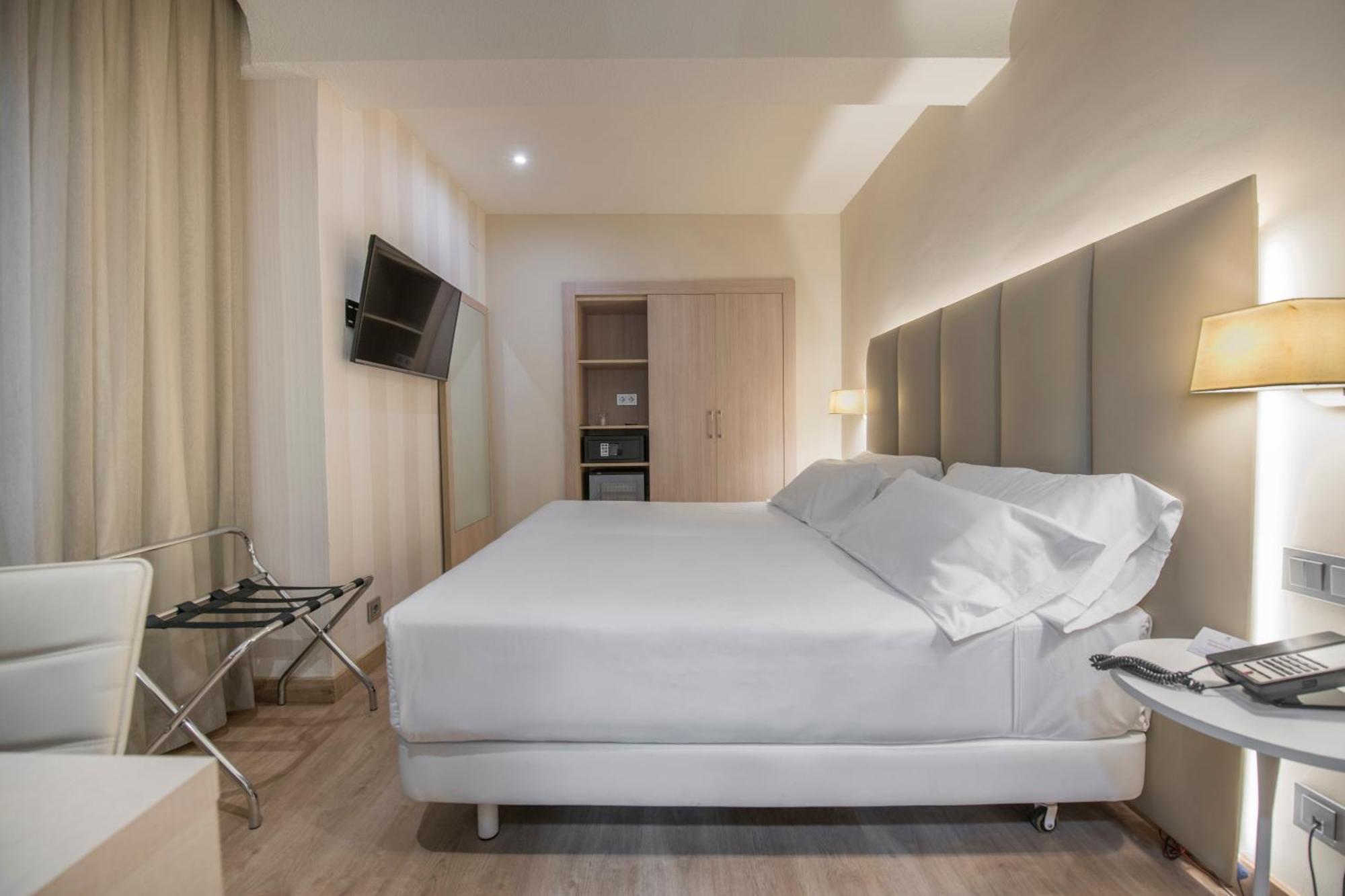Hesperia Centro 3*
