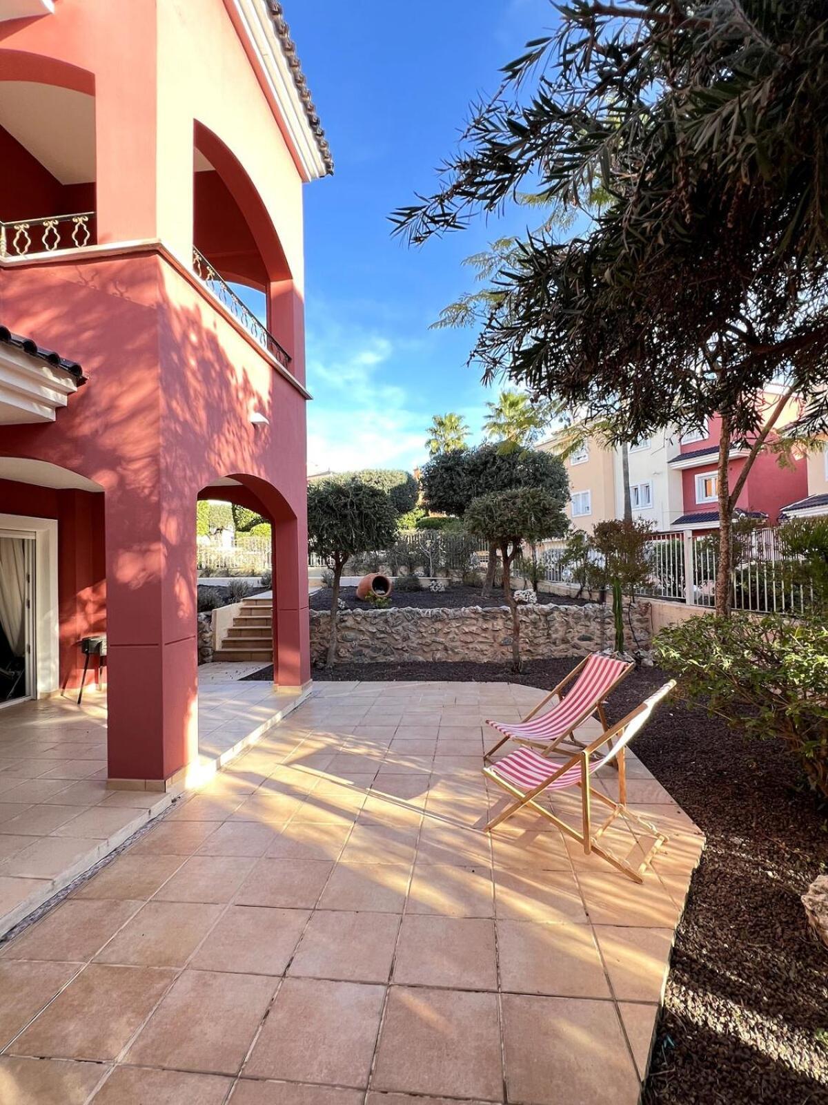 Planta Baja Con Gran Terraza Y Jardin Altaona Golf