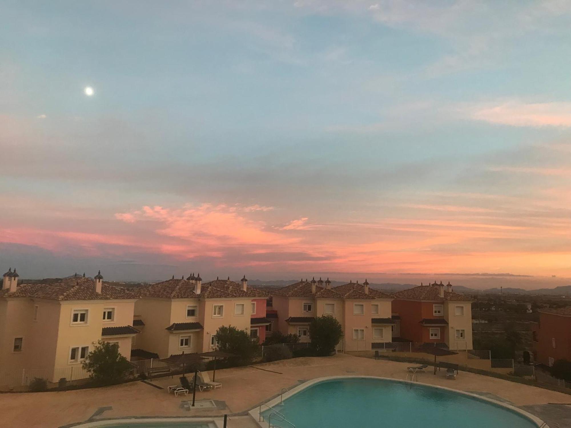 Brand New Sunny Golfing Apartamento *