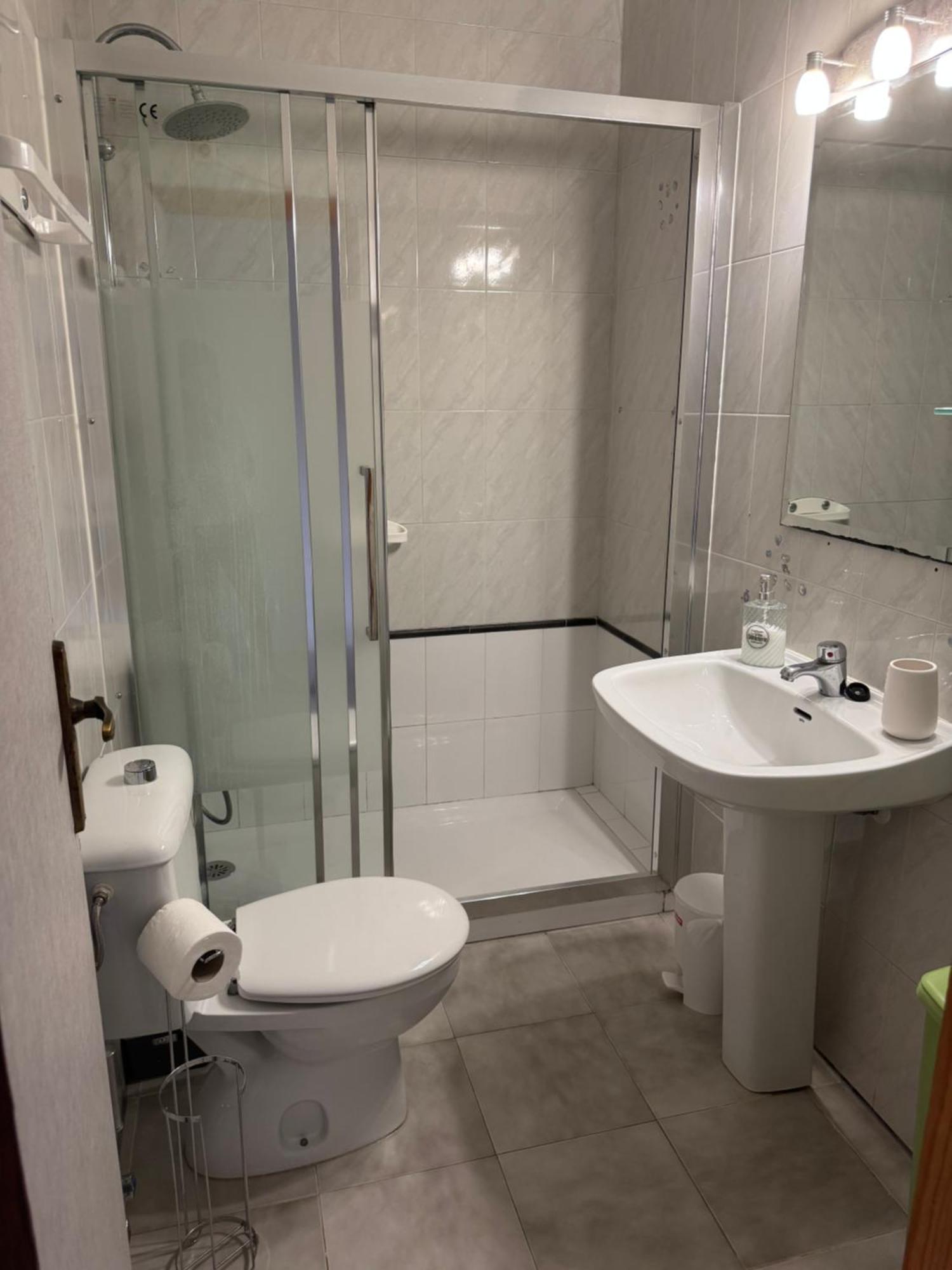 Mare - 2 Beds With Balcony, Patio And Pool And Direct Park Access *