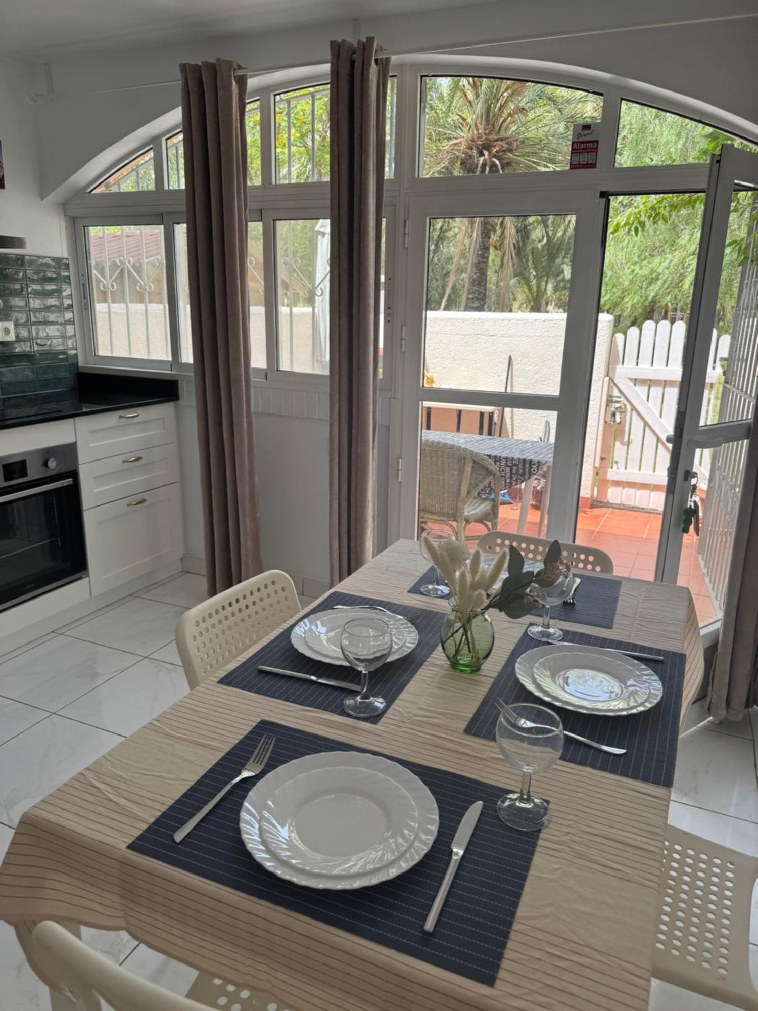 Mare - 2 Beds With Balcony, Patio And Pool And Direct Park Access Сasa de vacaciones