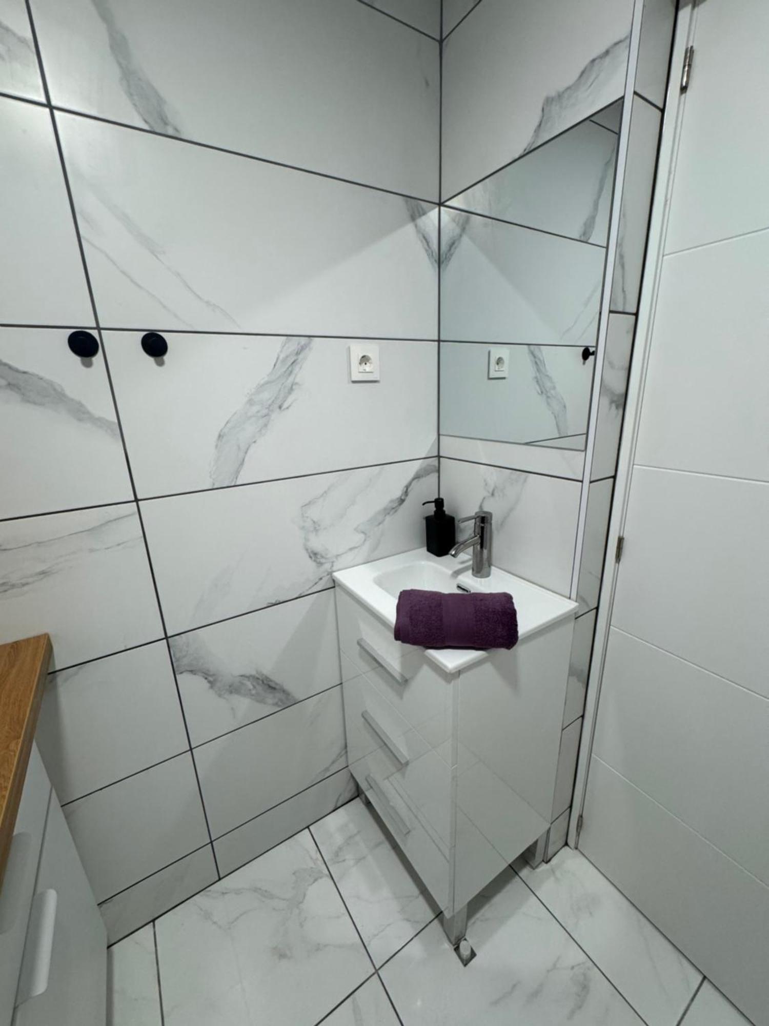 Mare - 2 Beds With Balcony, Patio And Pool And Direct Park Access Сasa de vacaciones
