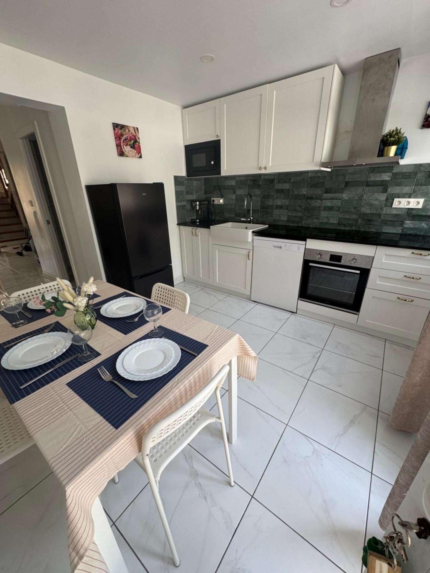 Mare - 2 Beds With Balcony, Patio And Pool And Direct Park Access Сasa de vacaciones Murcia