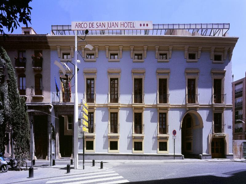 Arco De San Juan 3*