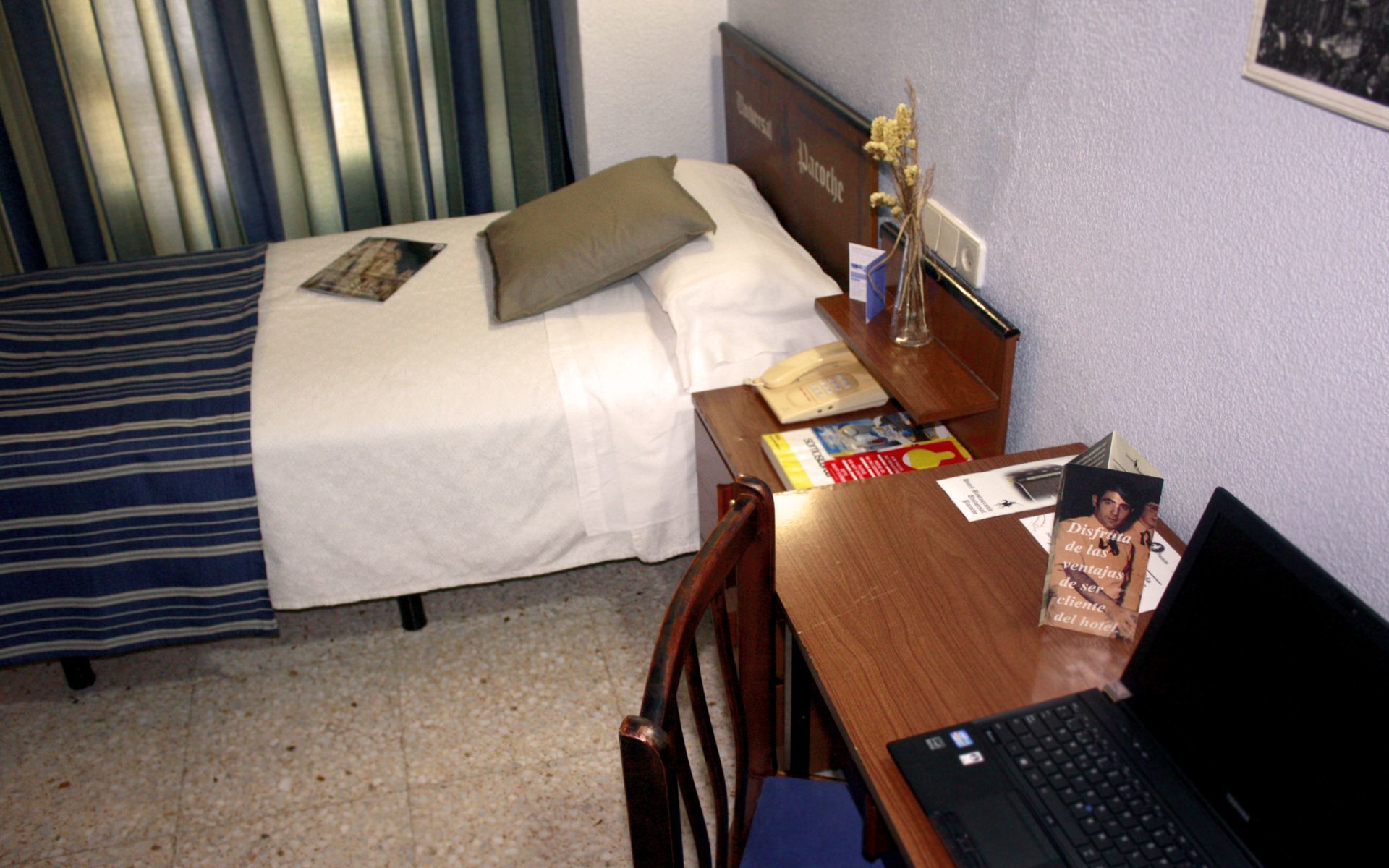 Universal Hotel *