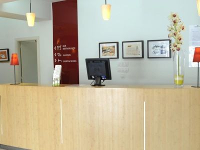 Travelodge 2*