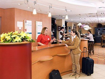 Ibis Hotel 2*