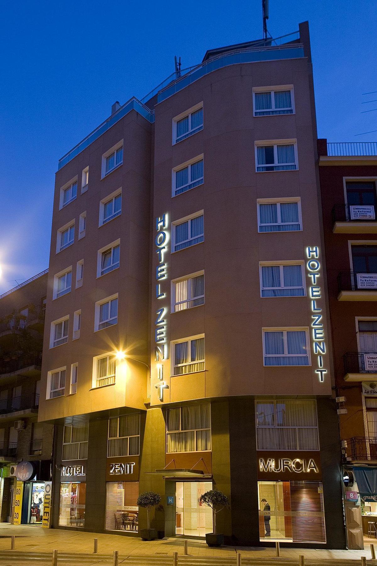 Rh Centro Hotel