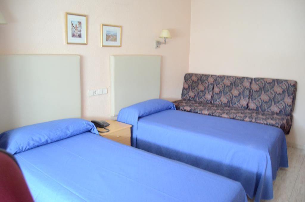 Legazpi Hotel *