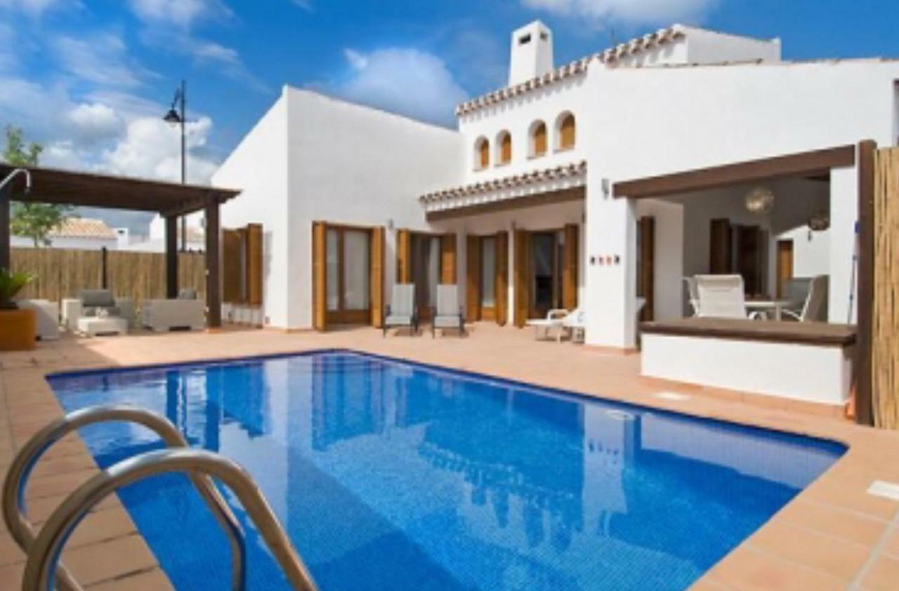Luxury Villa *