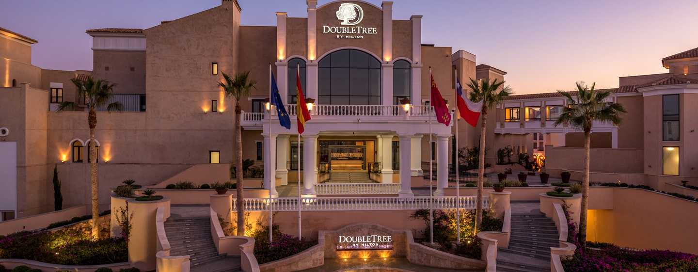 Doubletree By Hilton La Torre Golf Resort Roldan