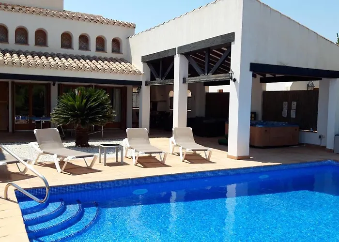 Large Luxury 3 Bed Villa