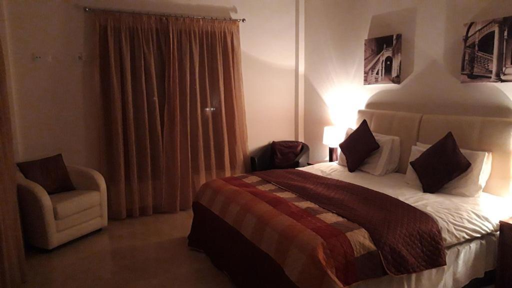 Large Luxury 3 Bed