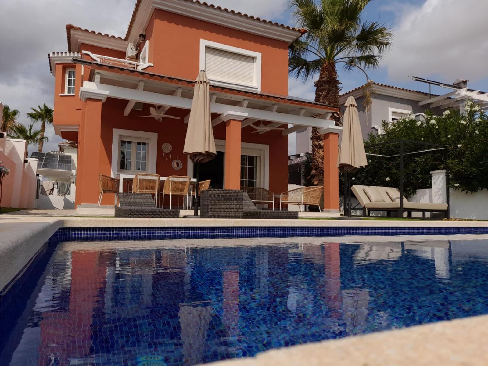 Renes, With A Private Pool *