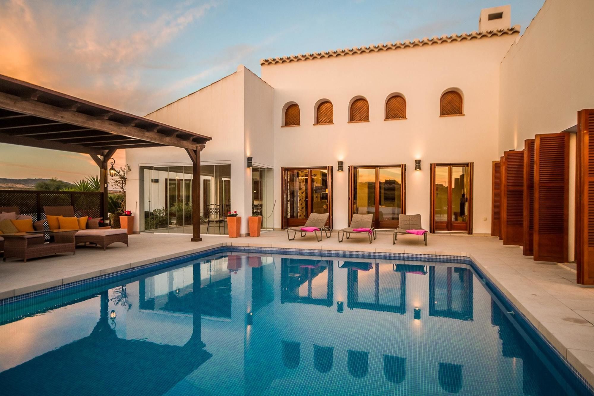 Villa With 5 Bedrooms In Banos Y Mendigo, With Private Pool, Furnished *